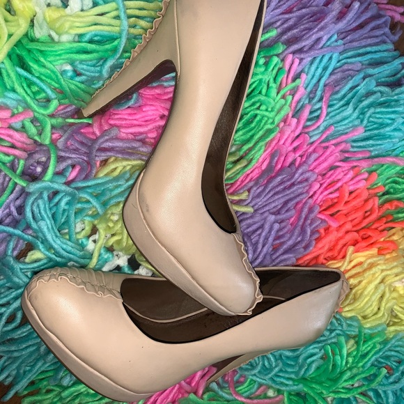 Heels - Picture 5 of 5